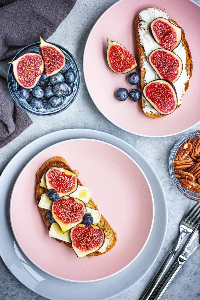 roast-fig-toasts-cream-cheese-and-honey